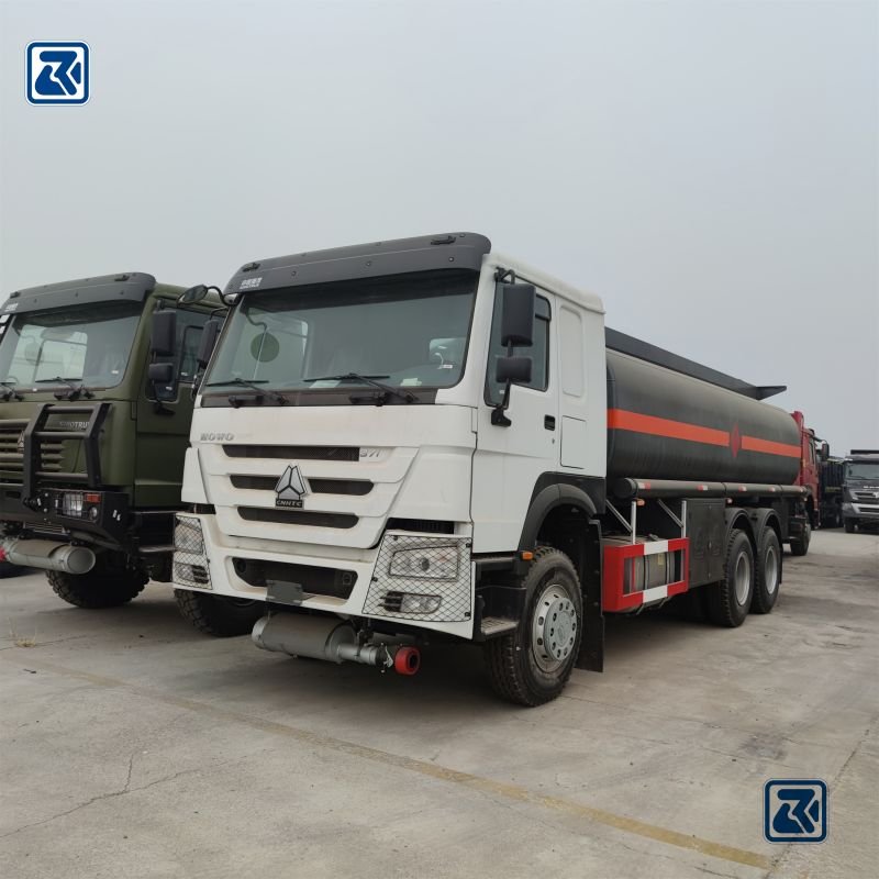Caminhão-tanque HOWO 6X4 para venda